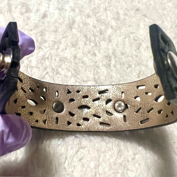 Black Leather Snap Button Strong Oval Silver Tone Bracelet - Picture 6 of 7